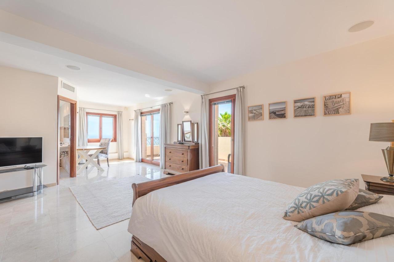 Riviera Villa